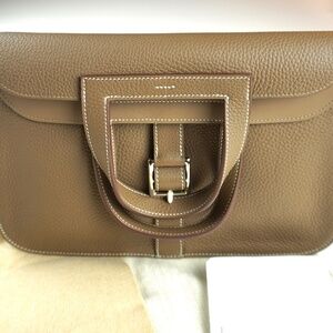 Authentic Hermès Halzan 31 Bag Etoupe Clemence Leather – Full Set – 2020